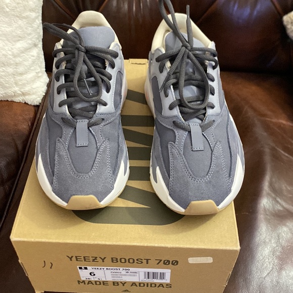 Yeezy 700 size 6 - Picture 2 of 6